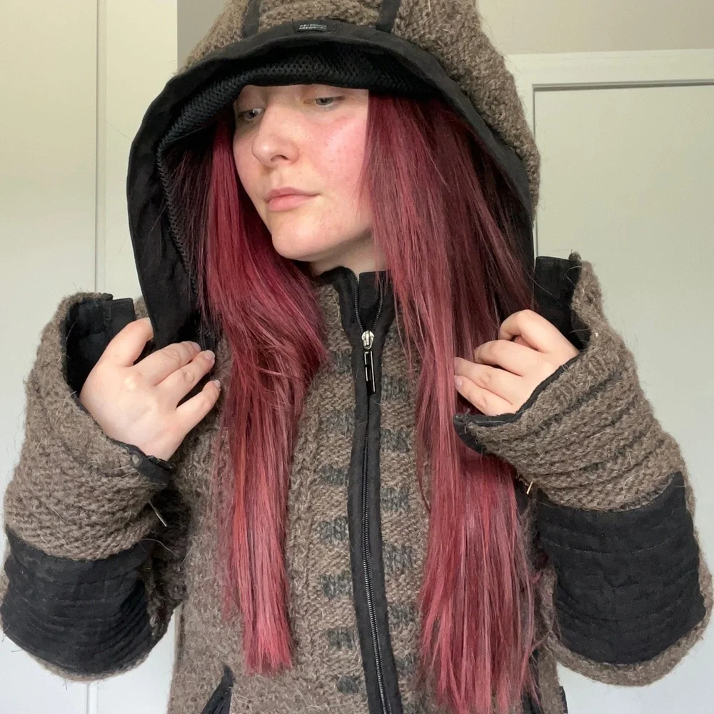 Urku Wool Coat - Picture 2 of 13